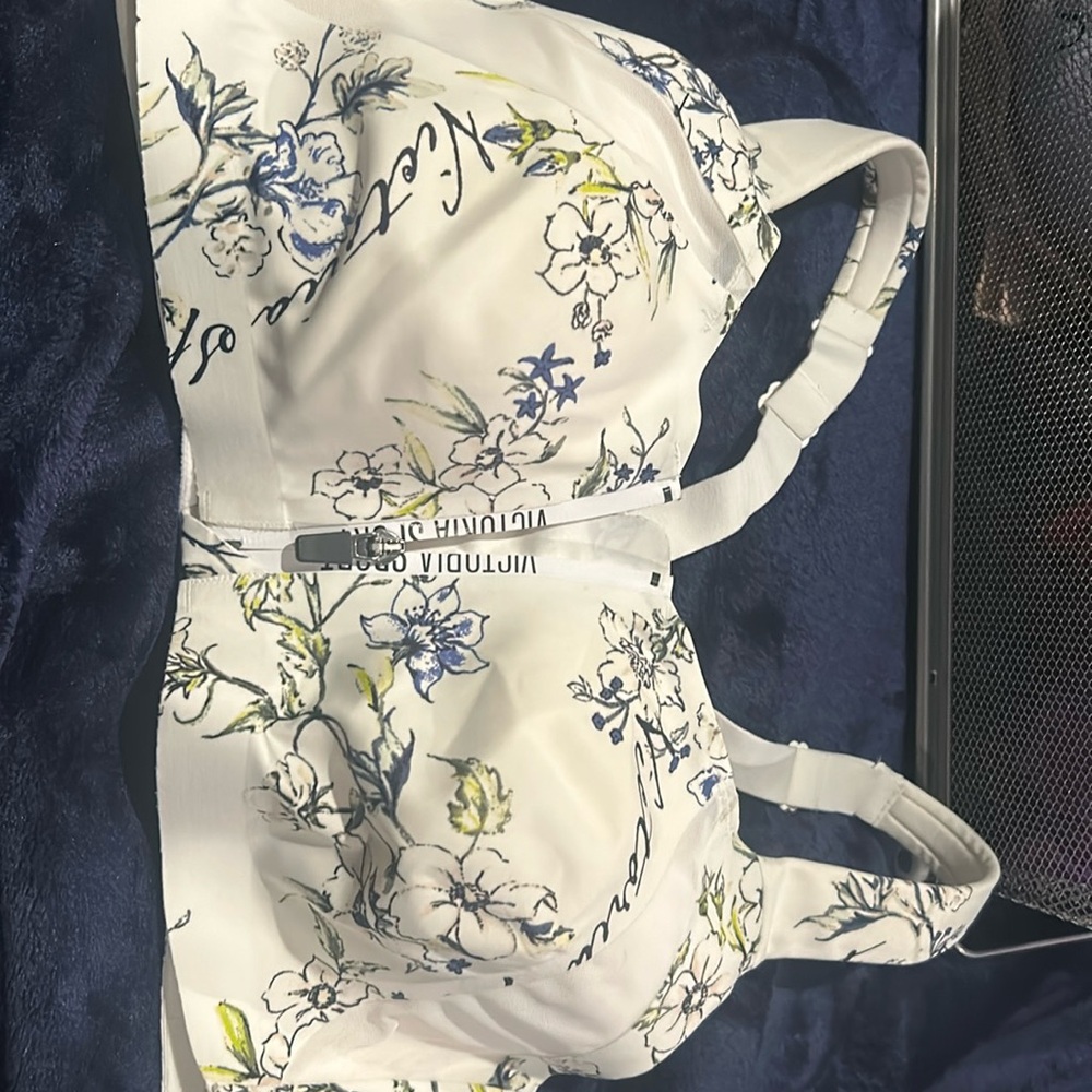 Victoria Sport Bra. New without tags